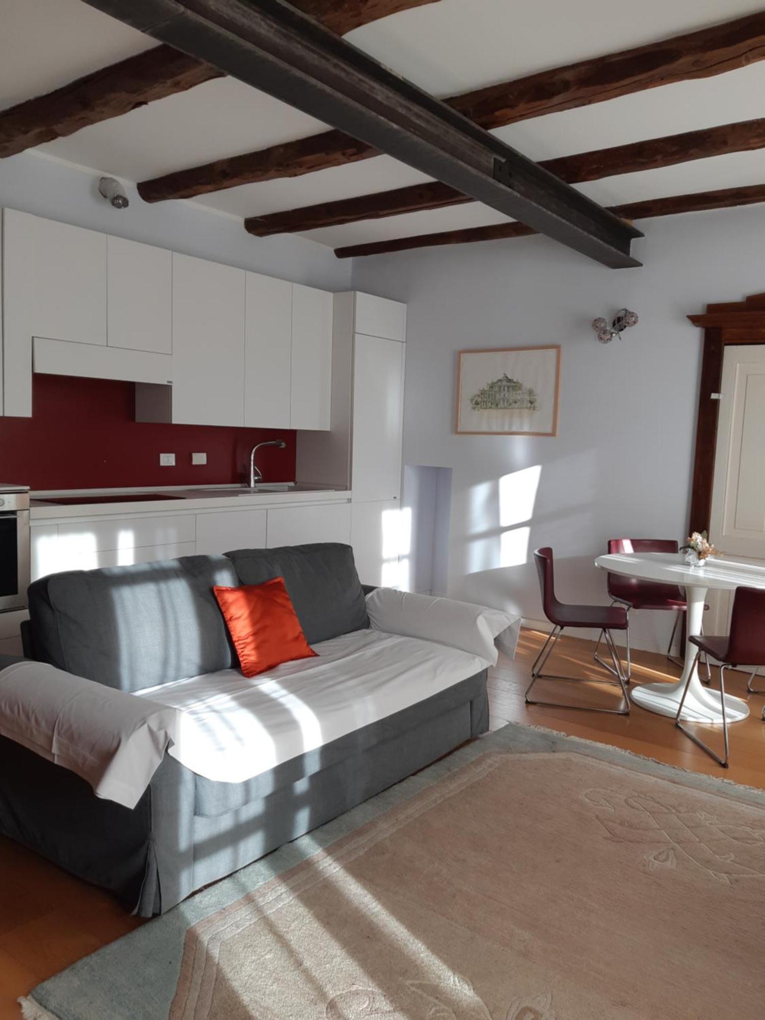 Piazza Vittorio 4*